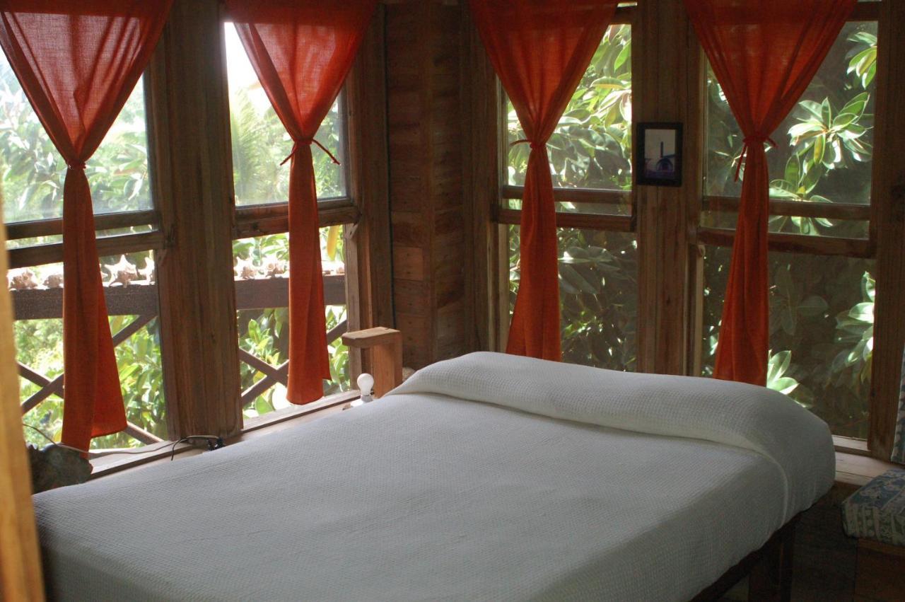 Roatan Bed & Breakfast Apartments West End Εξωτερικό φωτογραφία