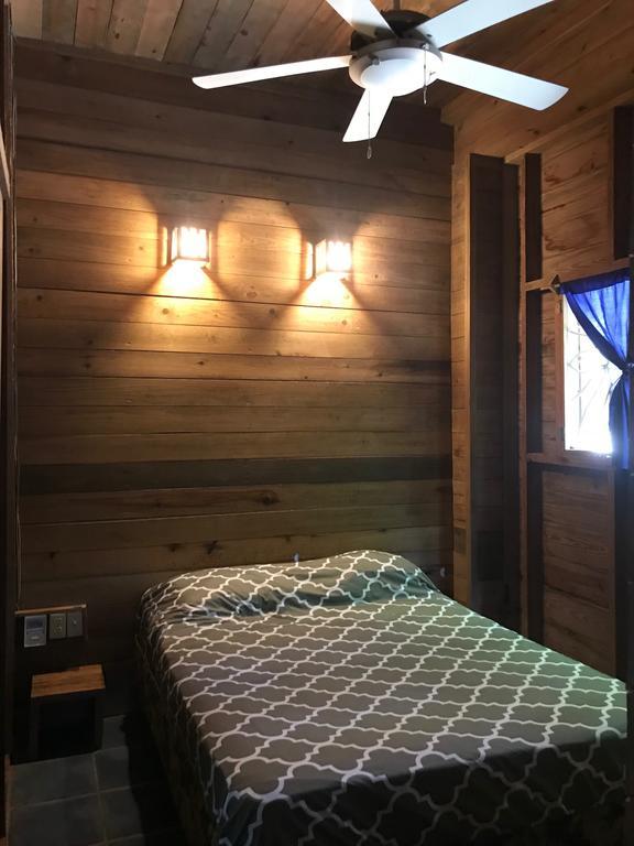 Roatan Bed & Breakfast Apartments West End Εξωτερικό φωτογραφία
